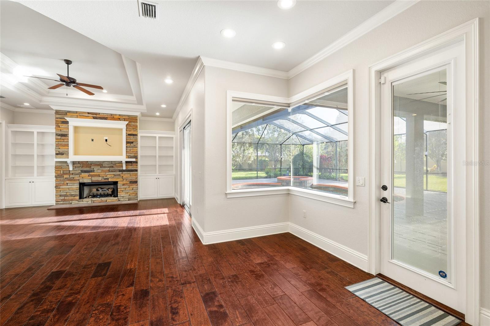 CRESCENT WOODS - Residential