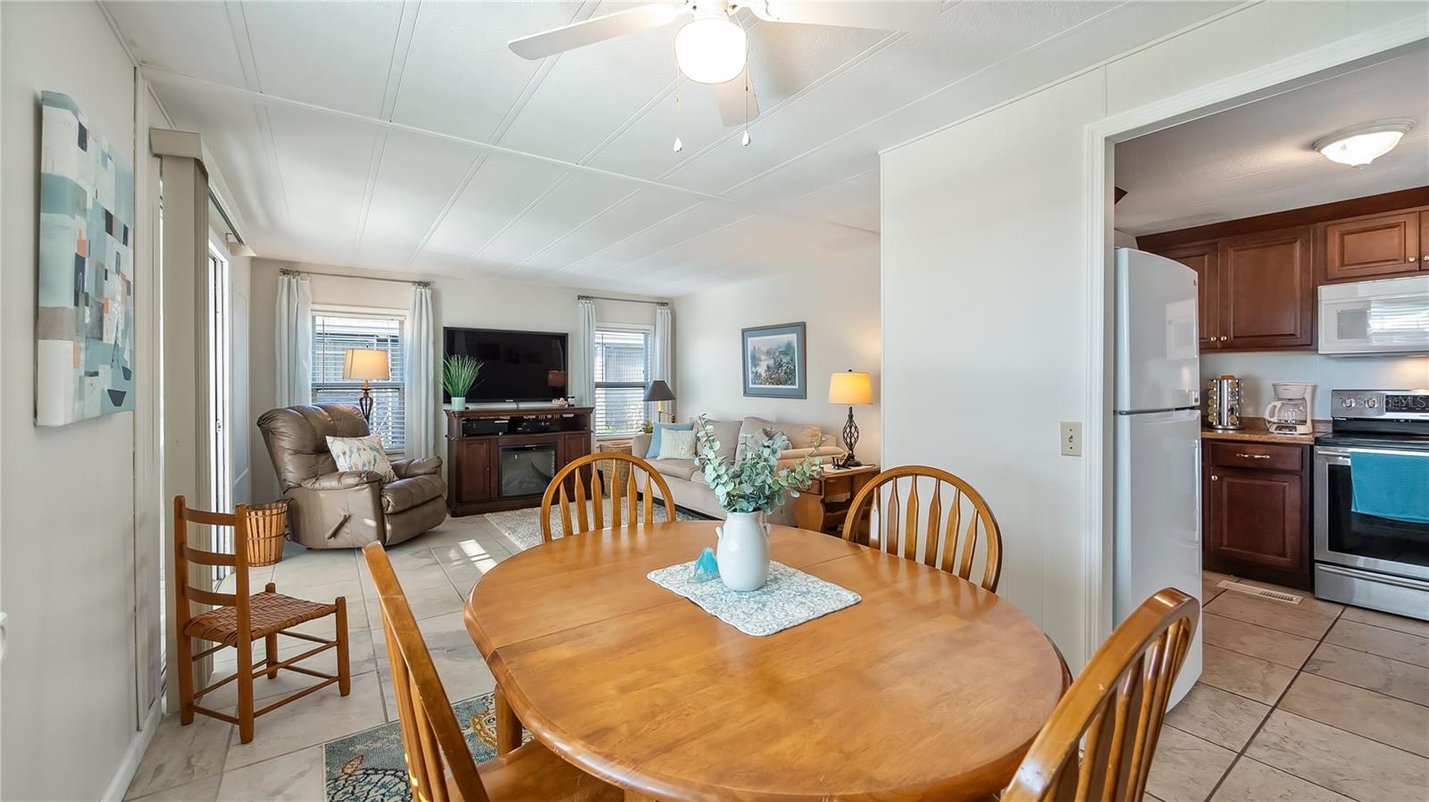 CLERMONT EMERALD LAKES CO-OP LT 01 - Residential