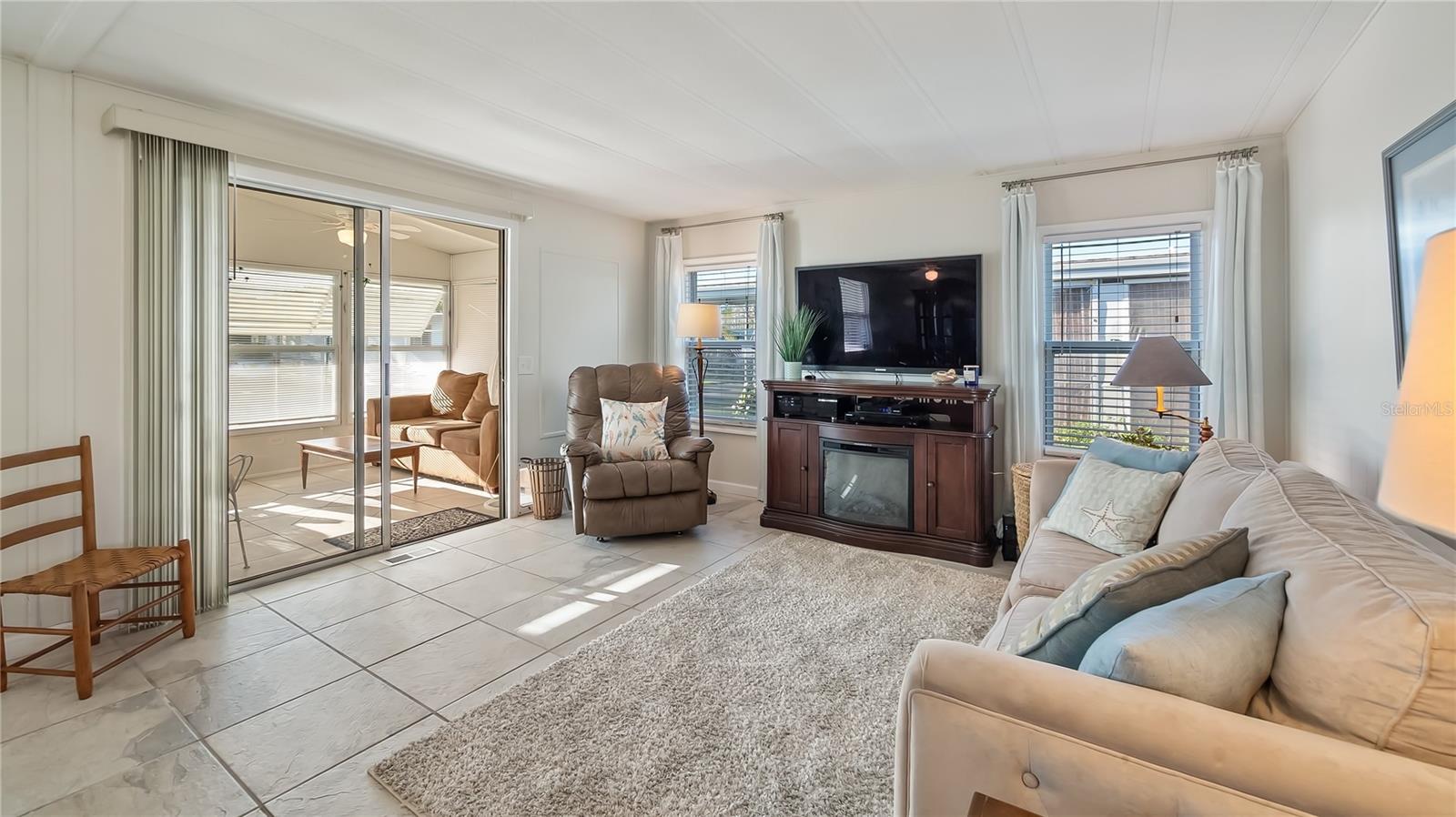 CLERMONT EMERALD LAKES CO-OP LT 01 - Residential