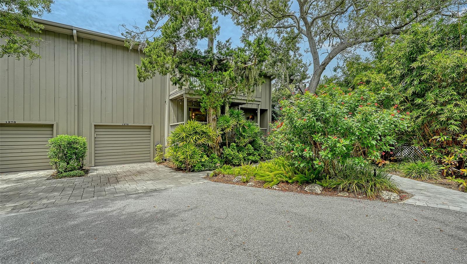 1372 LANDINGS POINT 28