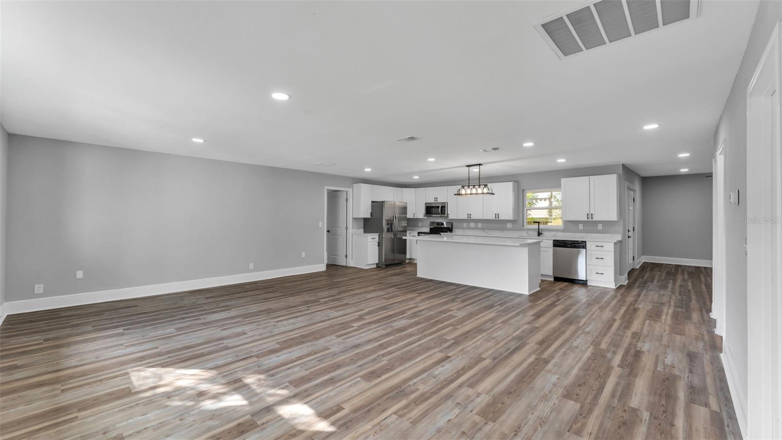 CHRISTINA SHORES - Residential