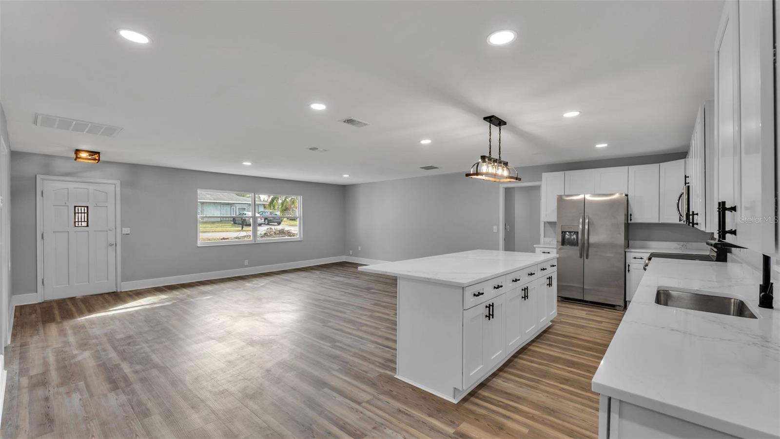 CHRISTINA SHORES - Residential