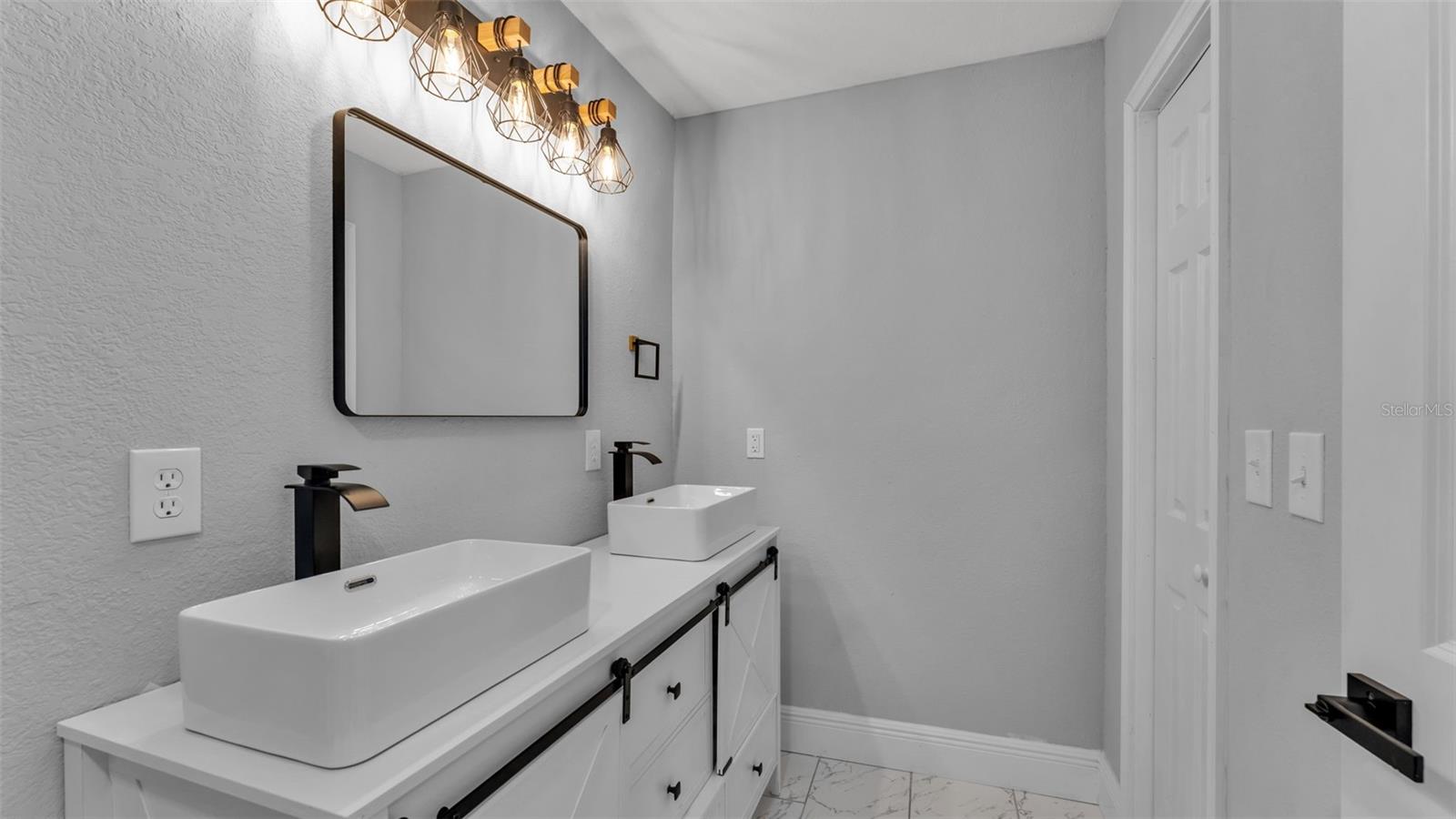 CHRISTINA SHORES - Residential