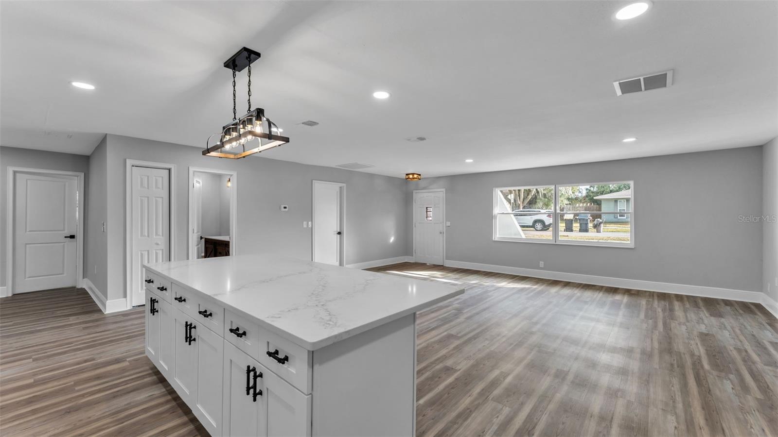 CHRISTINA SHORES - Residential