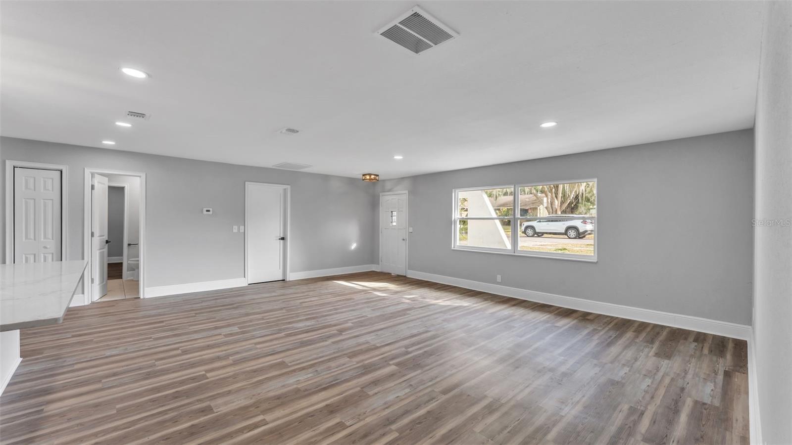 CHRISTINA SHORES - Residential