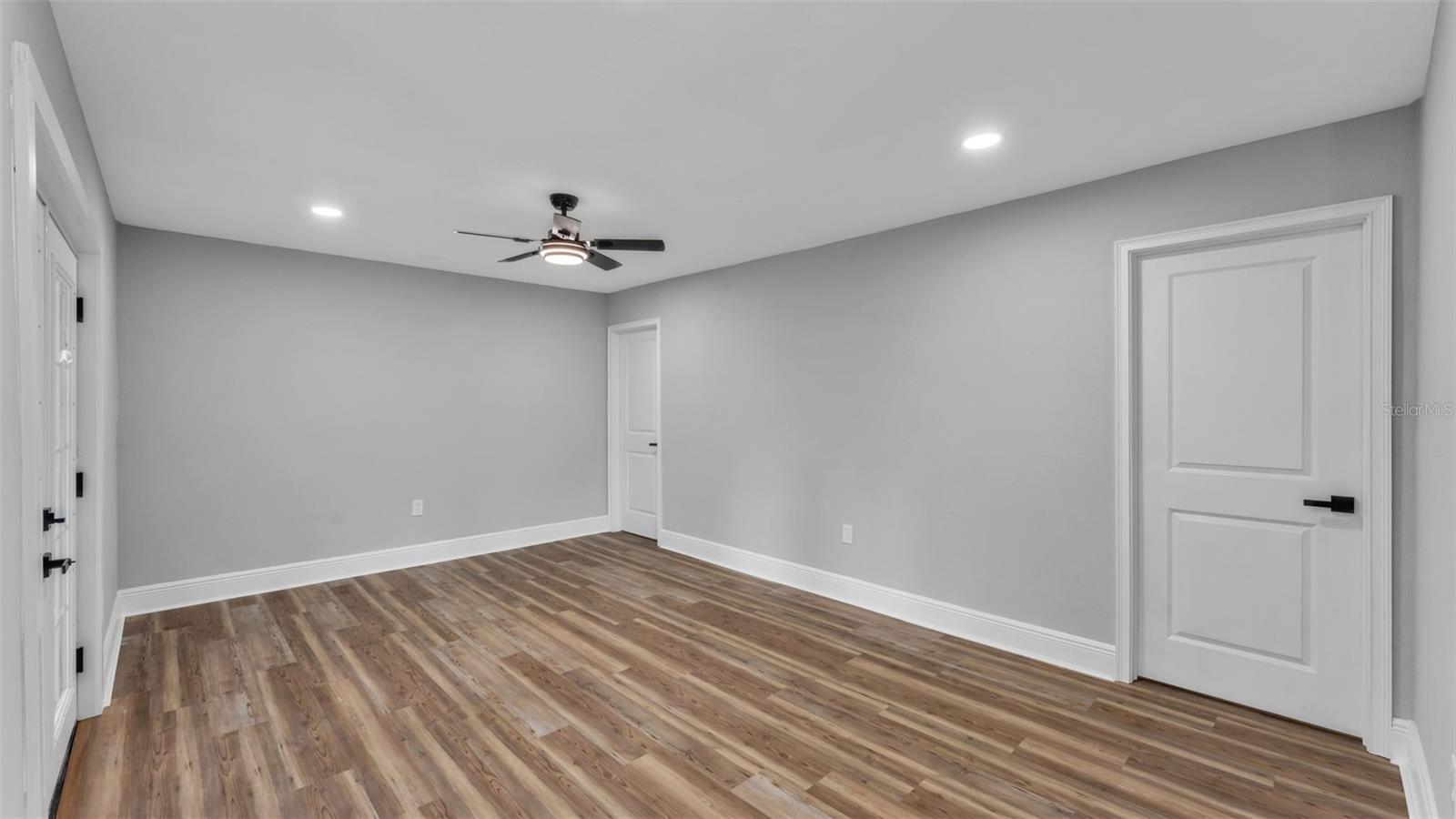 CHRISTINA SHORES - Residential