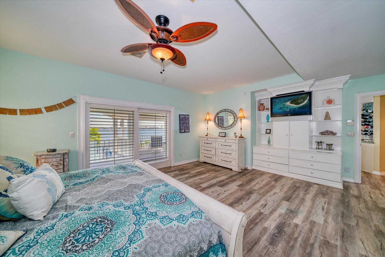 SUNSET BAY - Residential