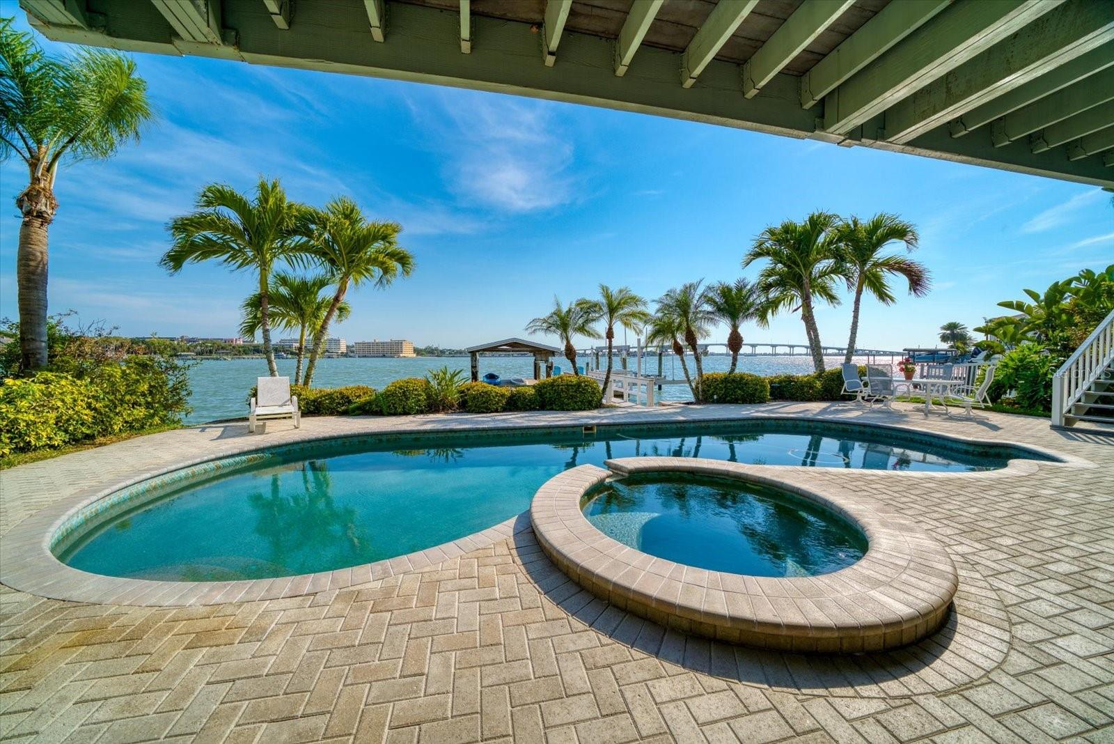 SUNSET BAY - Residential