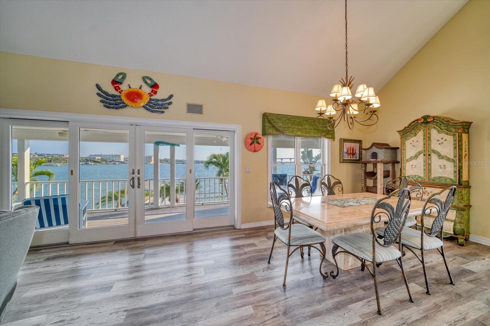 SUNSET BAY - Residential