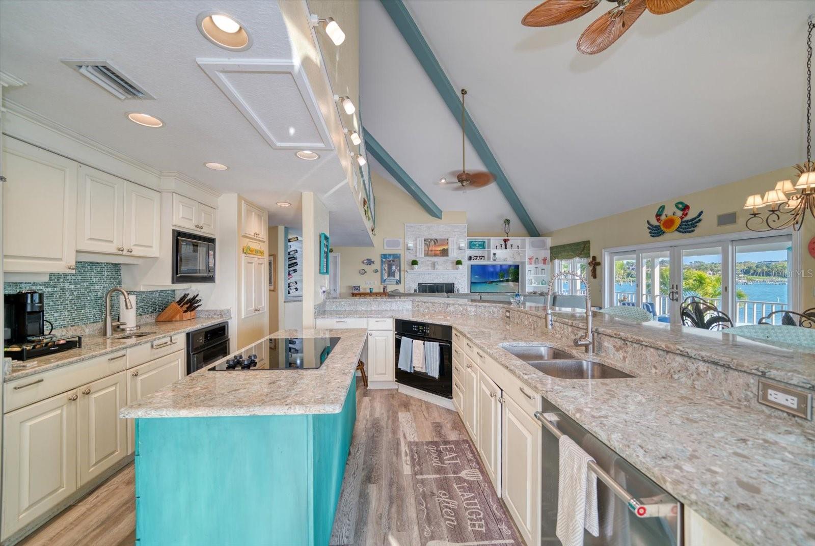 SUNSET BAY - Residential