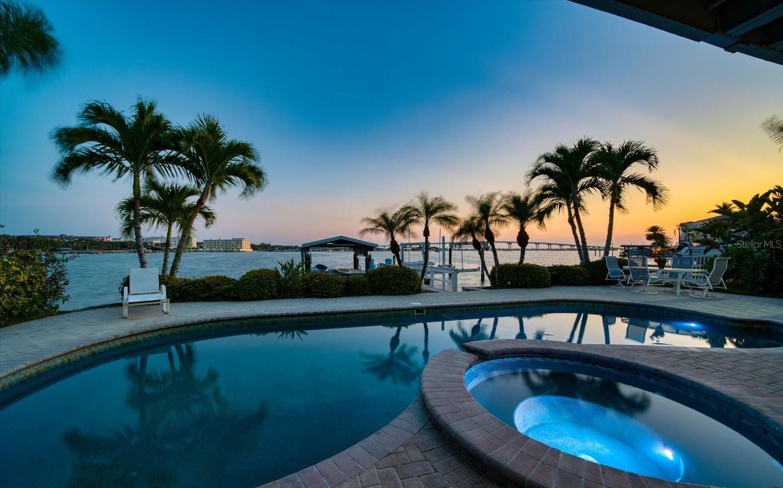 SUNSET BAY - Residential