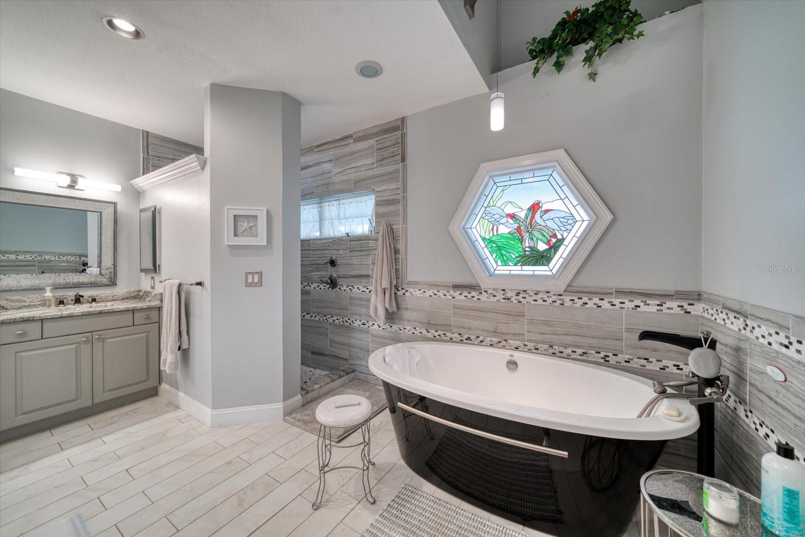 SUNSET BAY - Residential