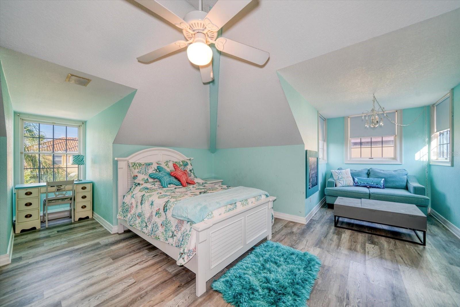 SUNSET BAY - Residential