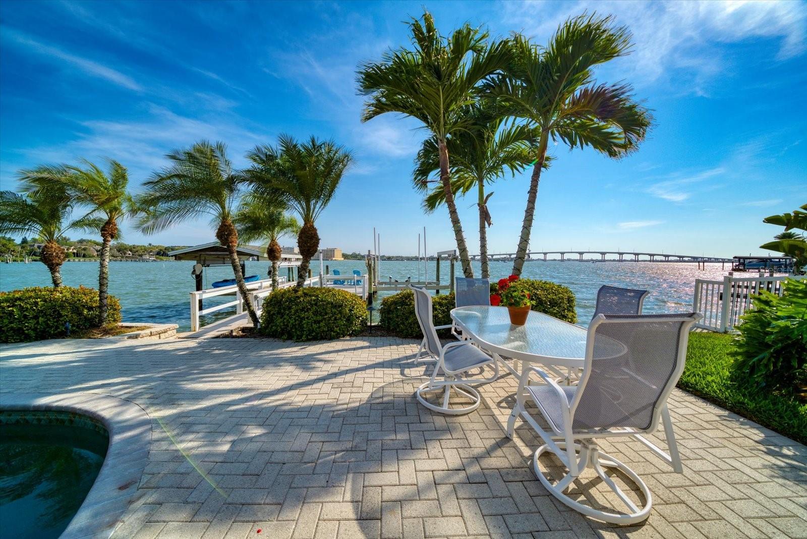 SUNSET BAY - Residential