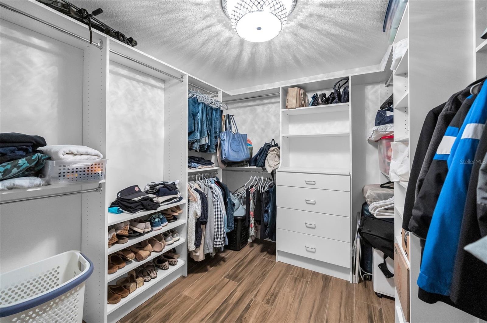 VITTORIA CONDO - Residential