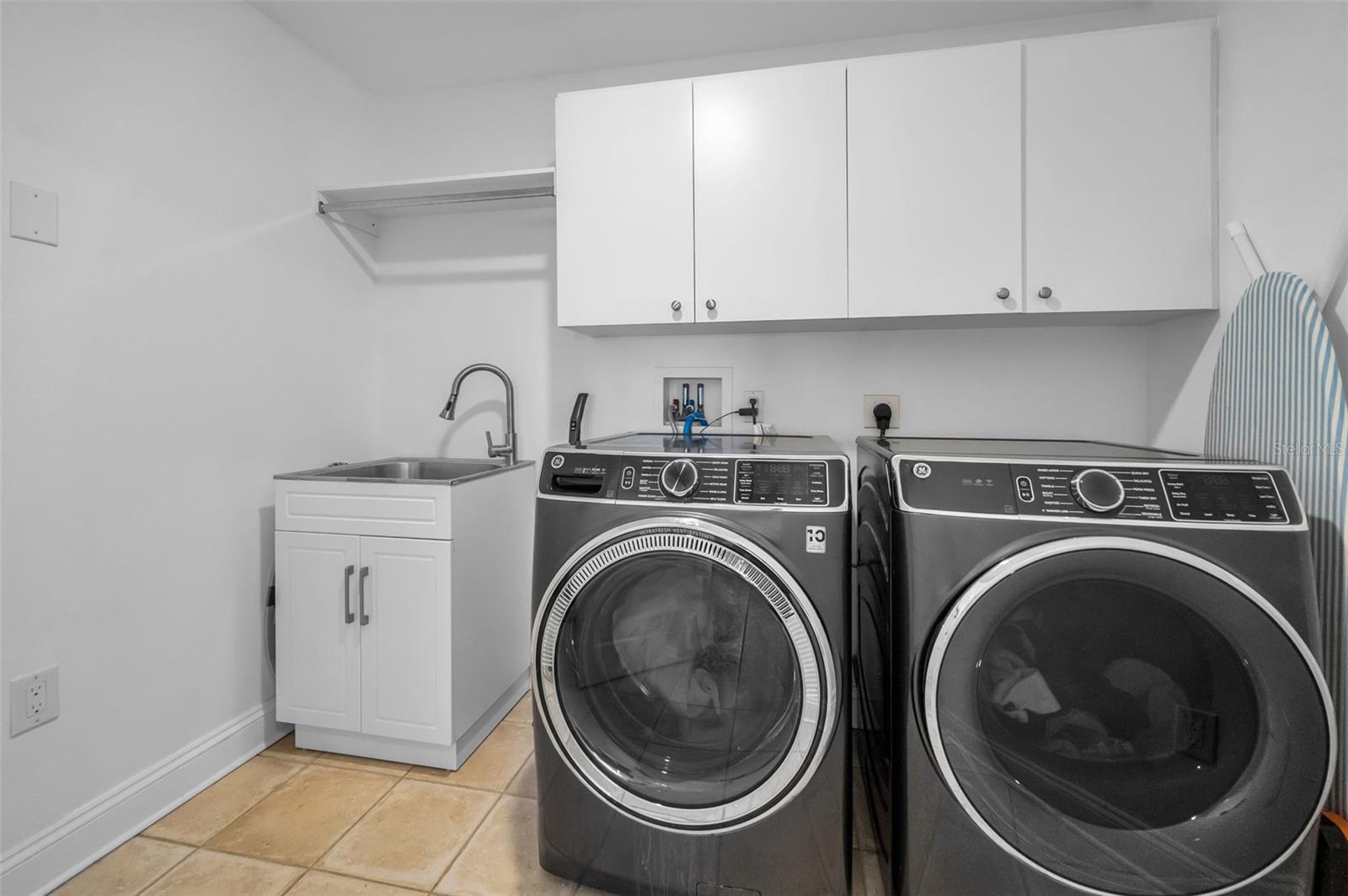 VITTORIA CONDO - Residential