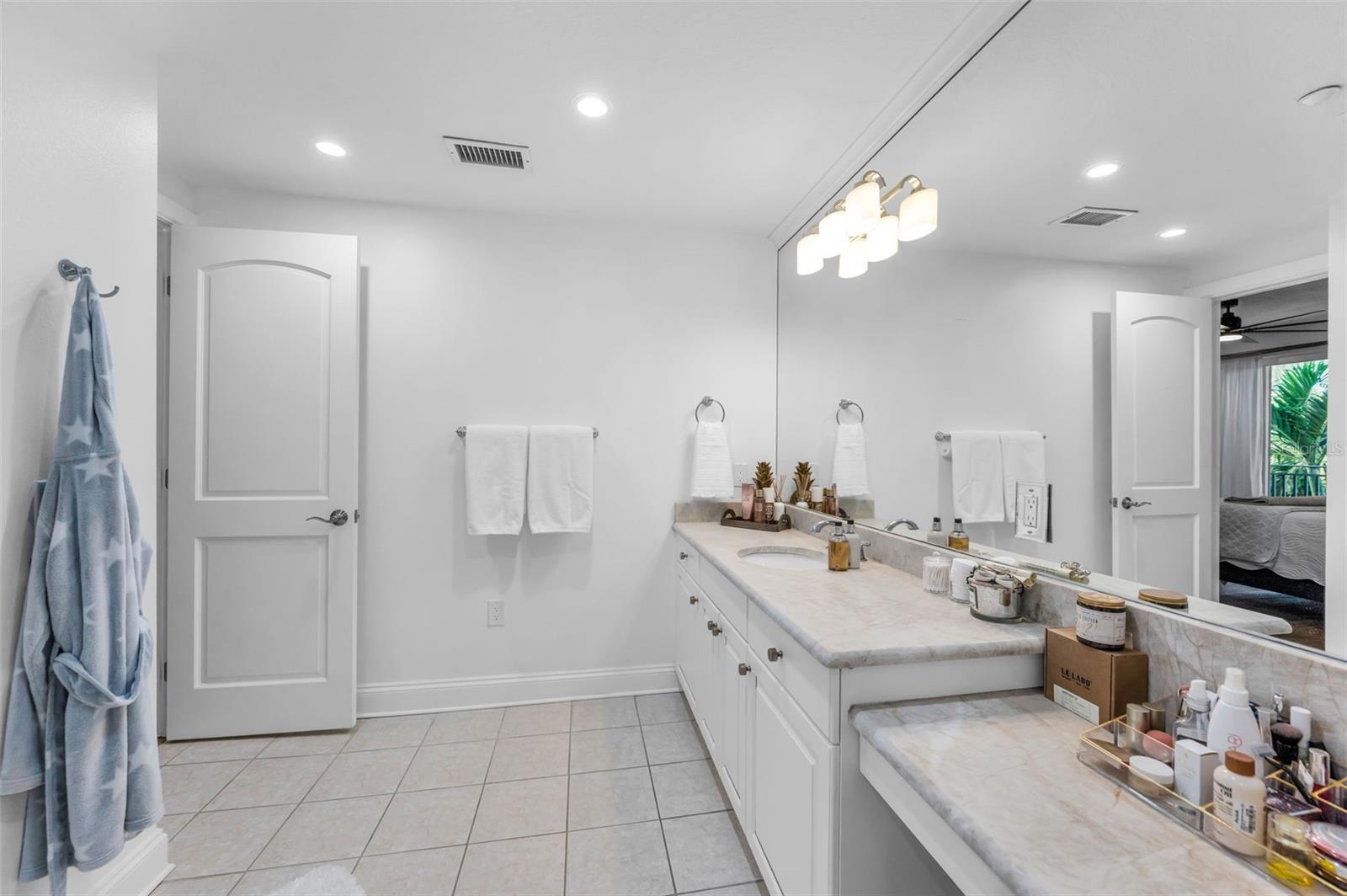 VITTORIA CONDO - Residential