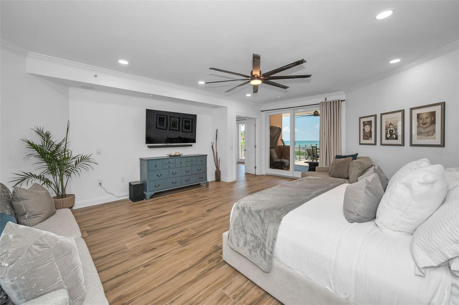 VITTORIA CONDO - Residential
