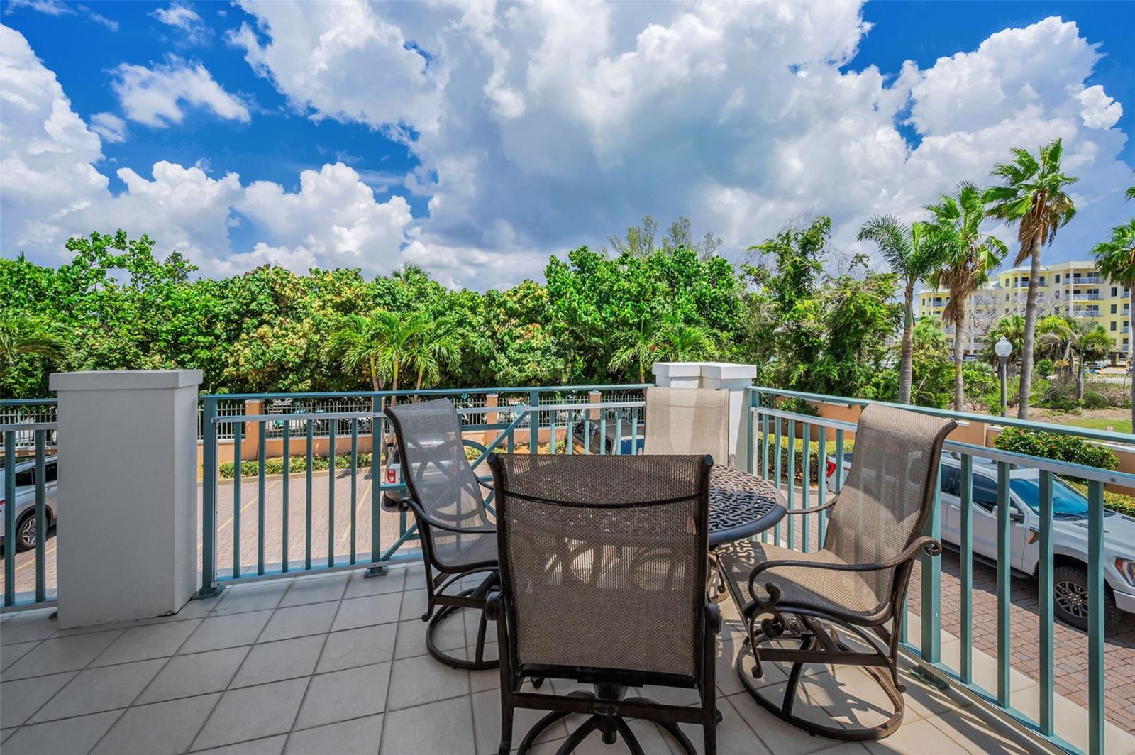 VITTORIA CONDO - Residential