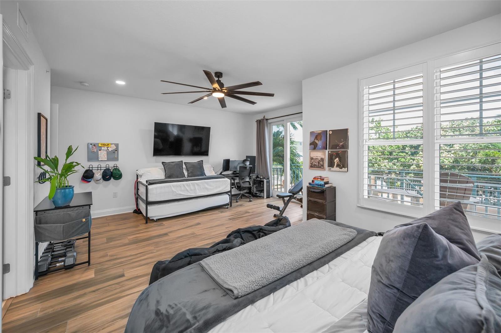 VITTORIA CONDO - Residential