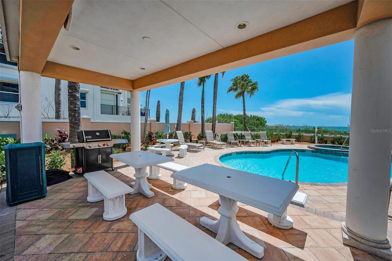 VITTORIA CONDO - Residential