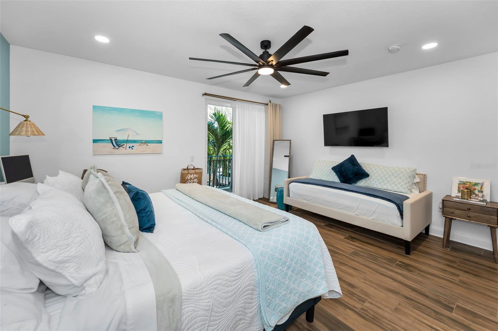 VITTORIA CONDO - Residential