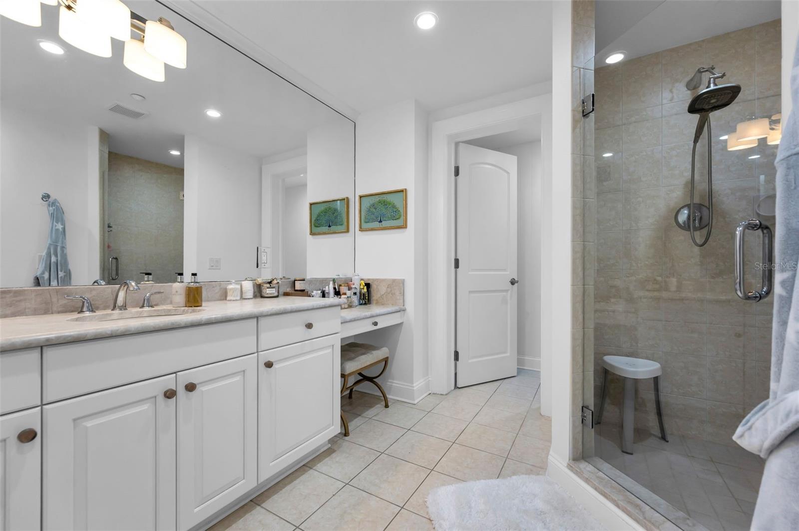 VITTORIA CONDO - Residential