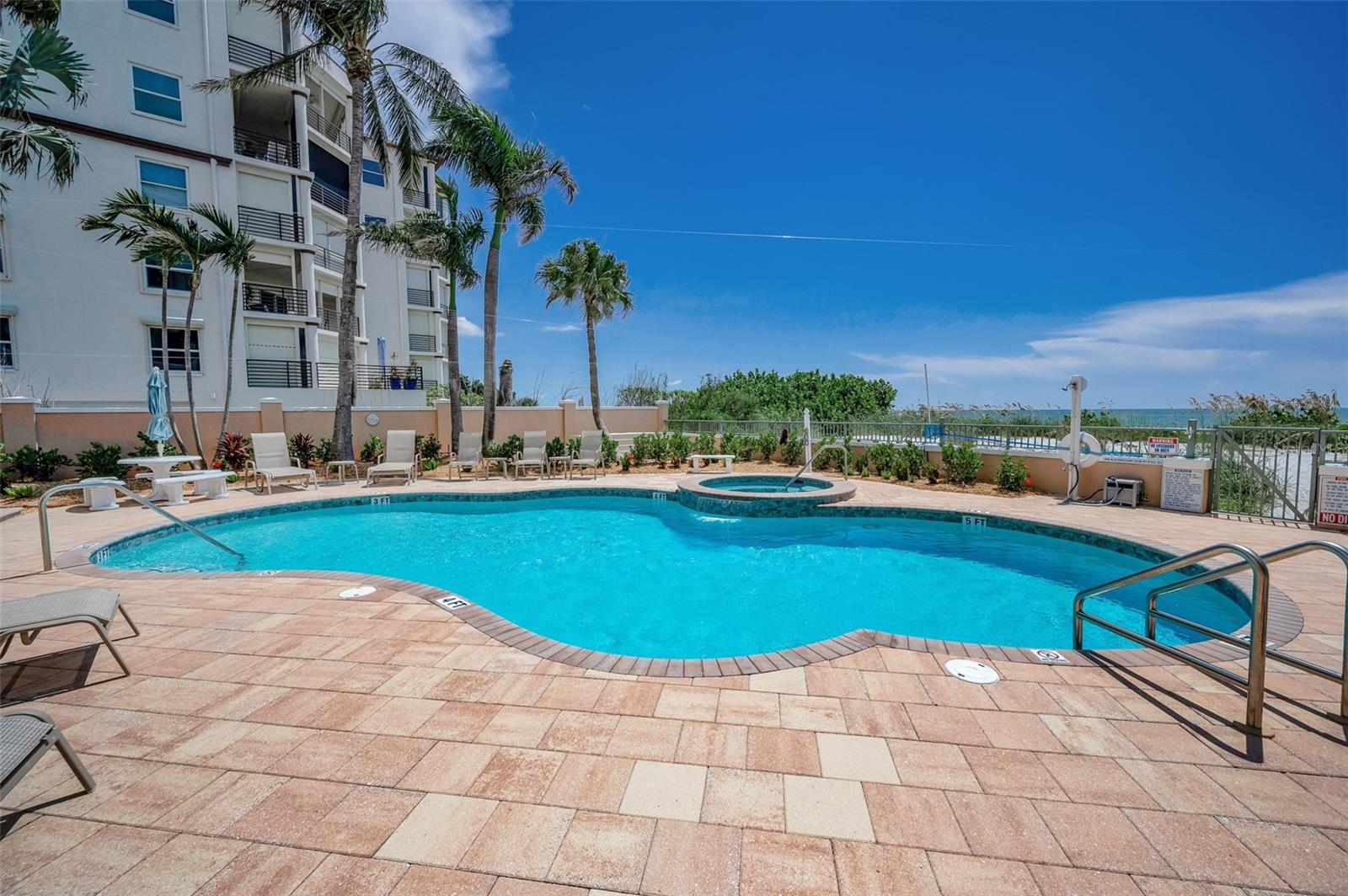 VITTORIA CONDO - Residential