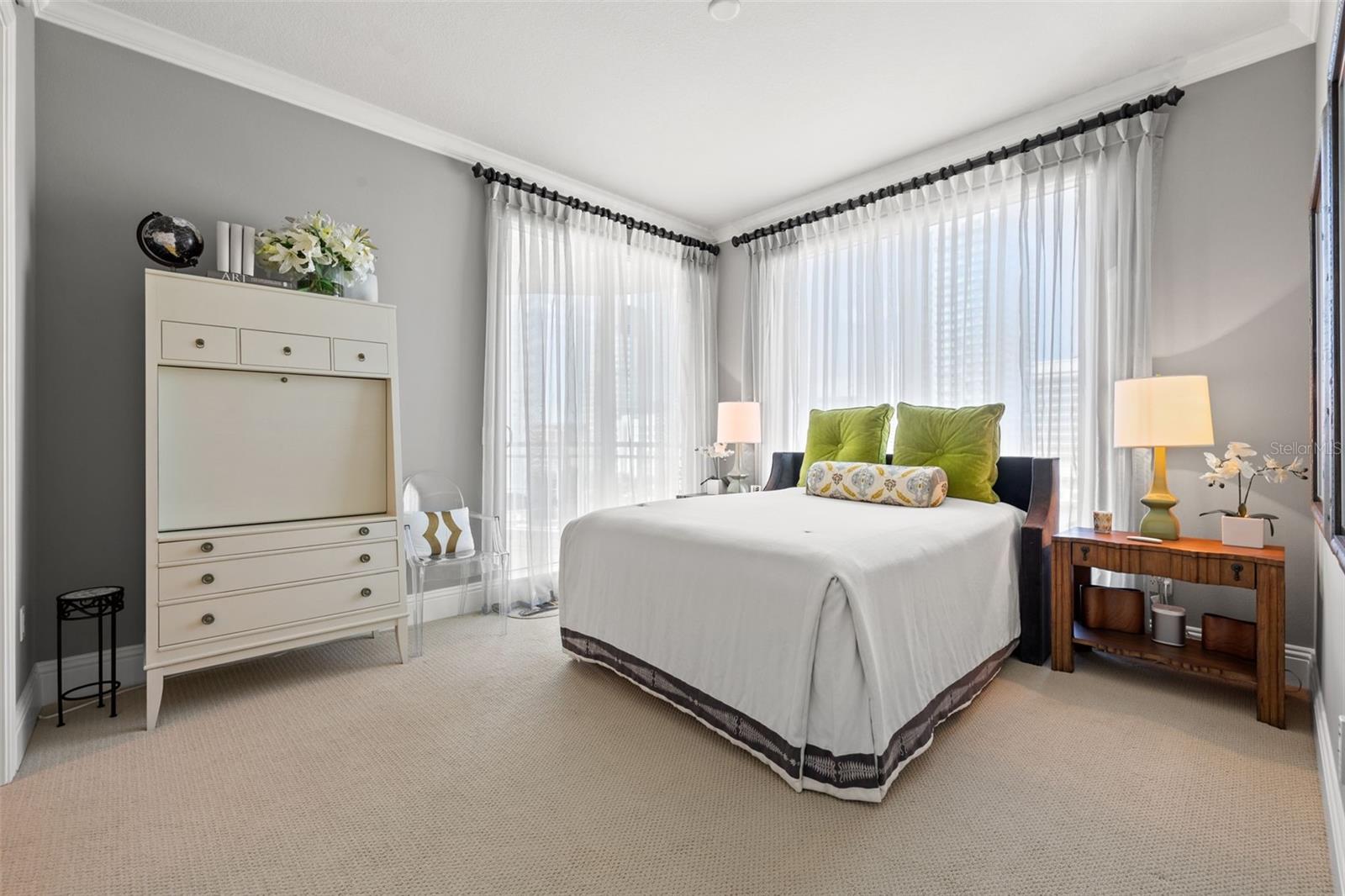 OVATION CONDO PH I - Residential