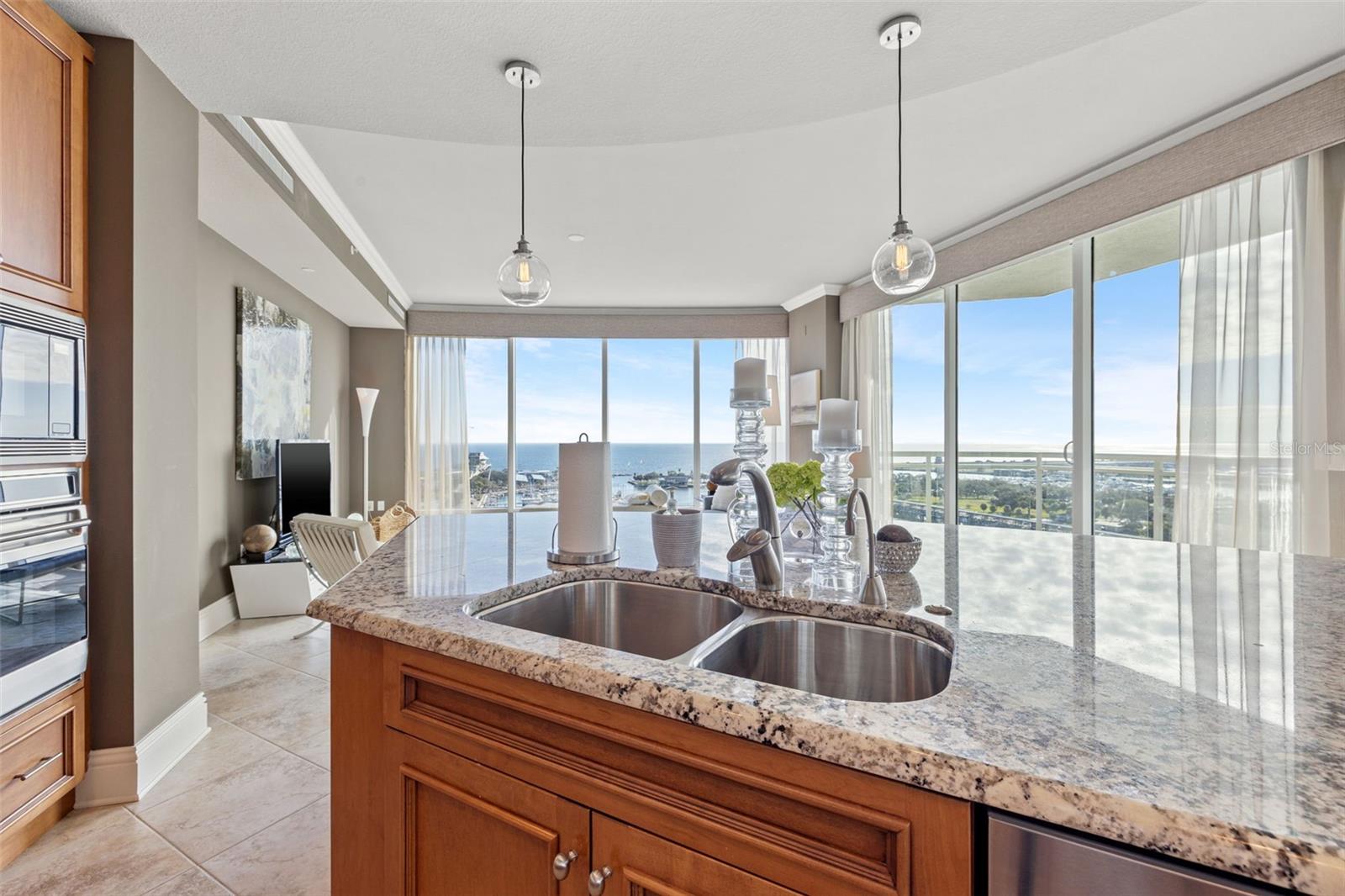 OVATION CONDO PH I - Residential