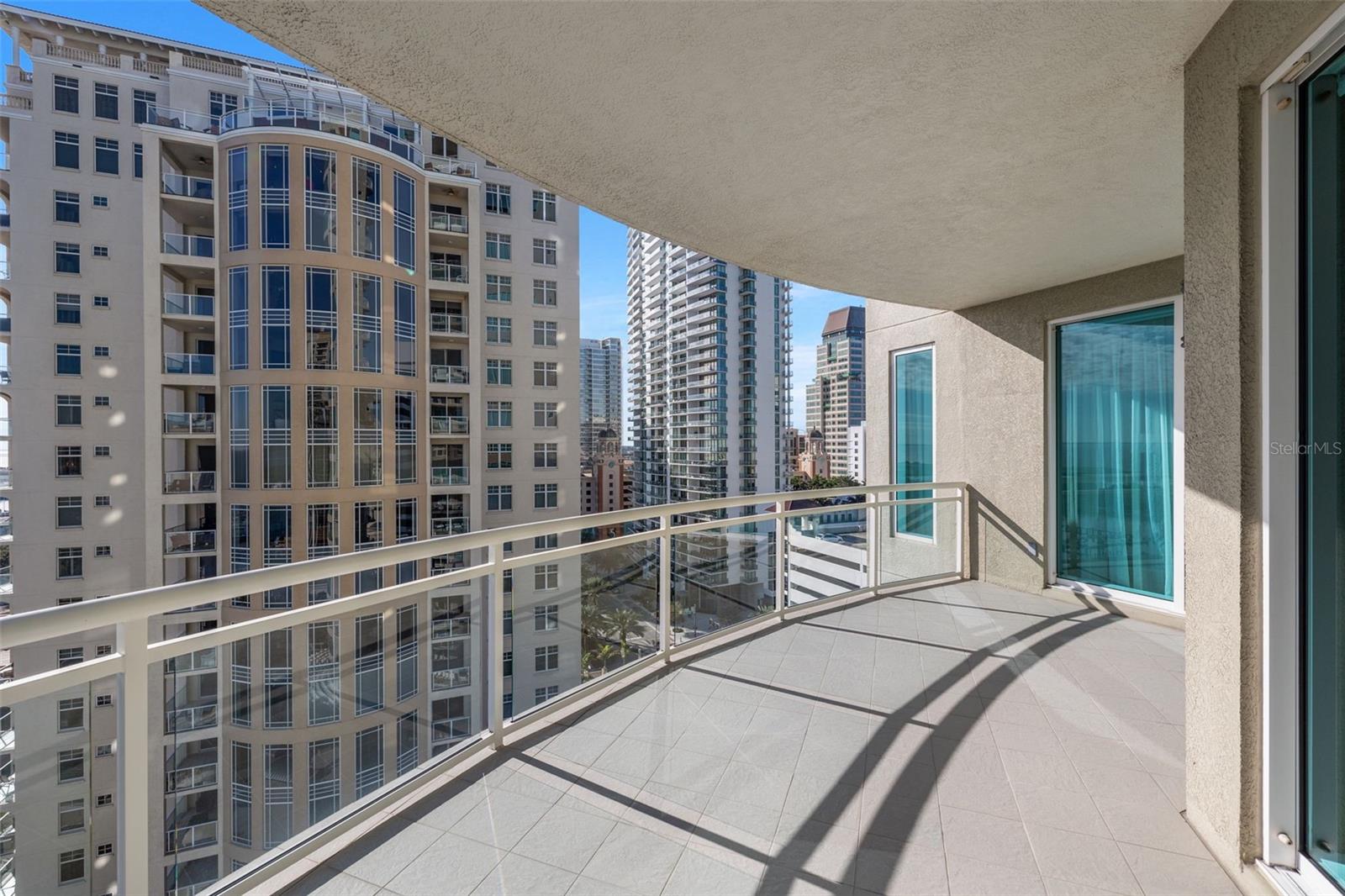 OVATION CONDO PH I - Residential