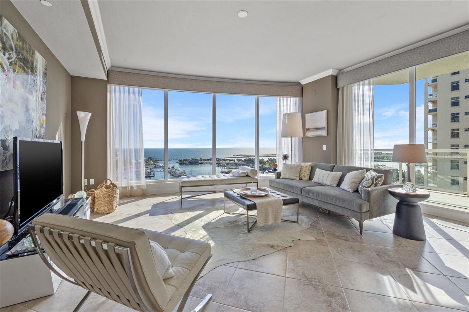 OVATION CONDO PH I - Residential