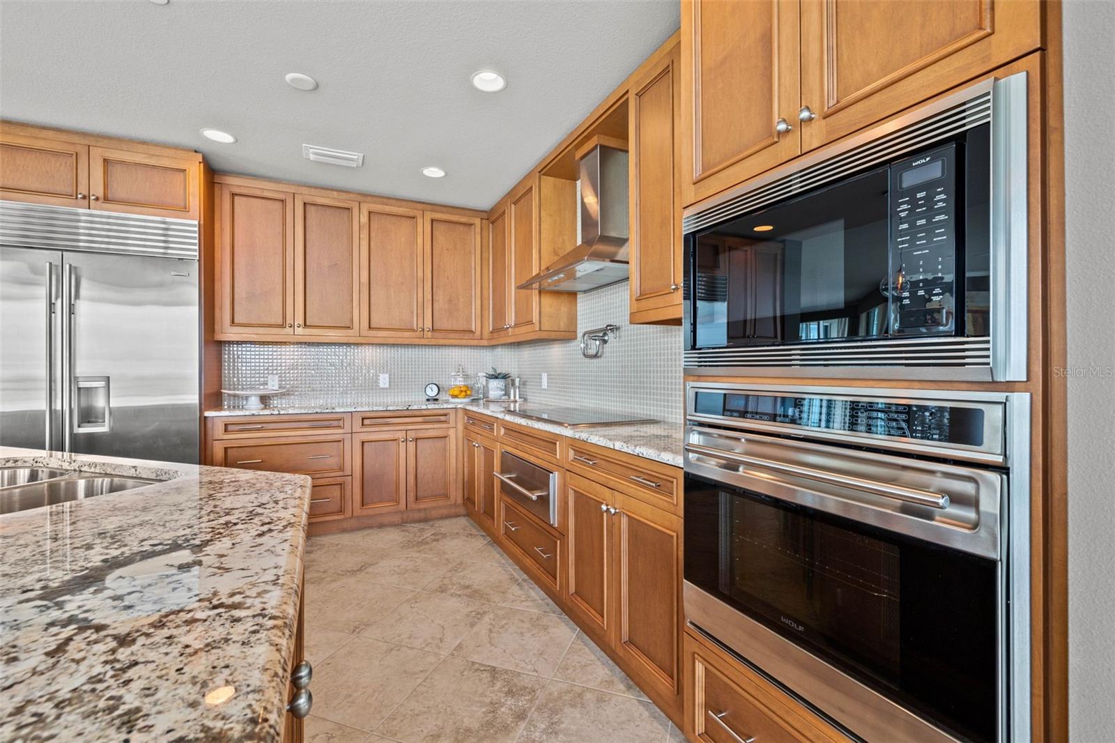 OVATION CONDO PH I - Residential