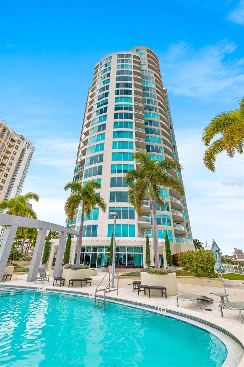 OVATION CONDO PH I - Residential