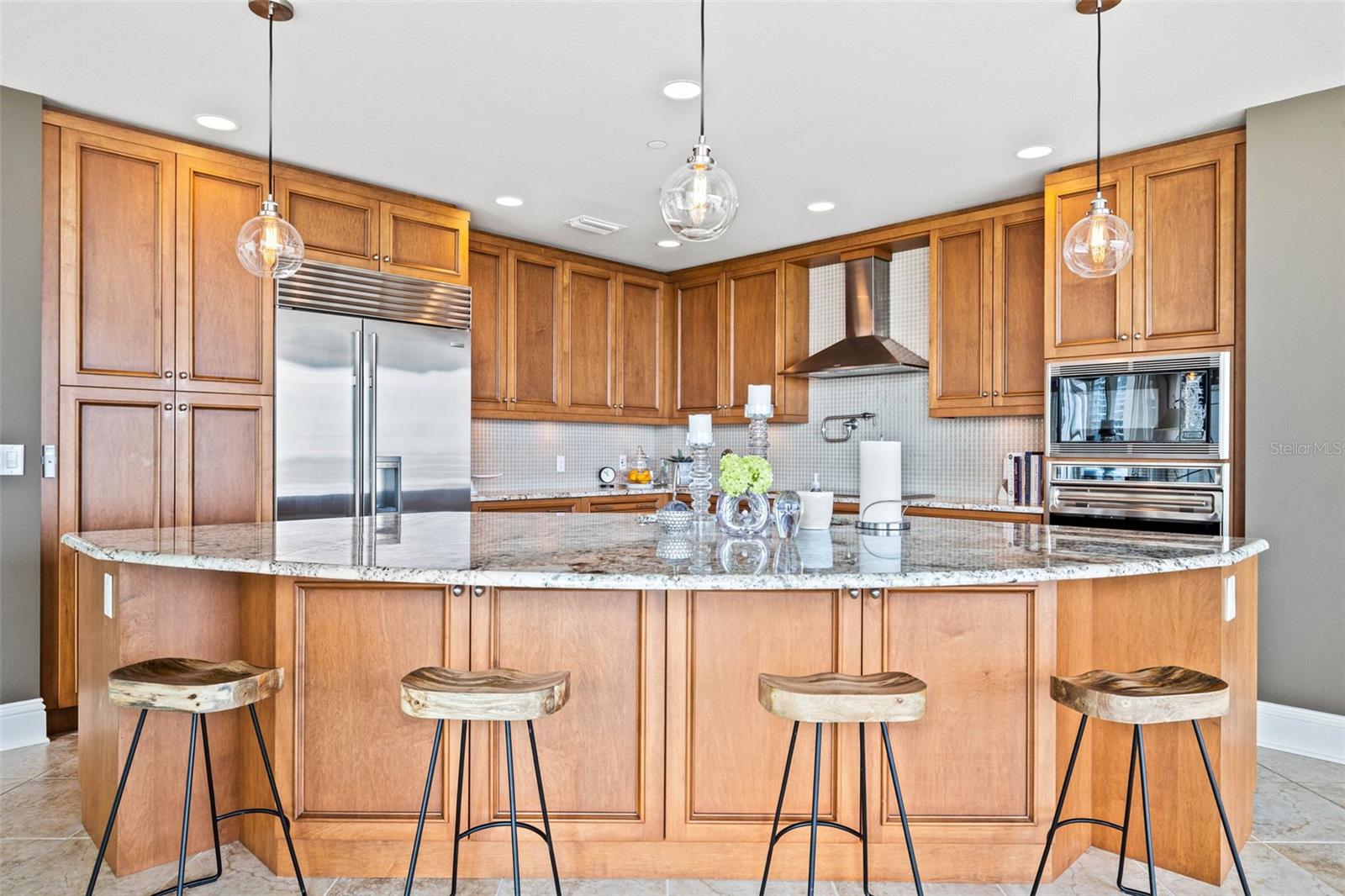 OVATION CONDO PH I - Residential