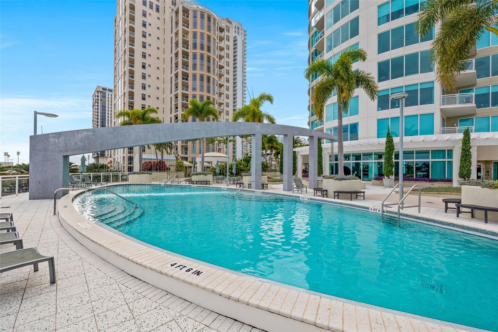 OVATION CONDO PH I - Residential