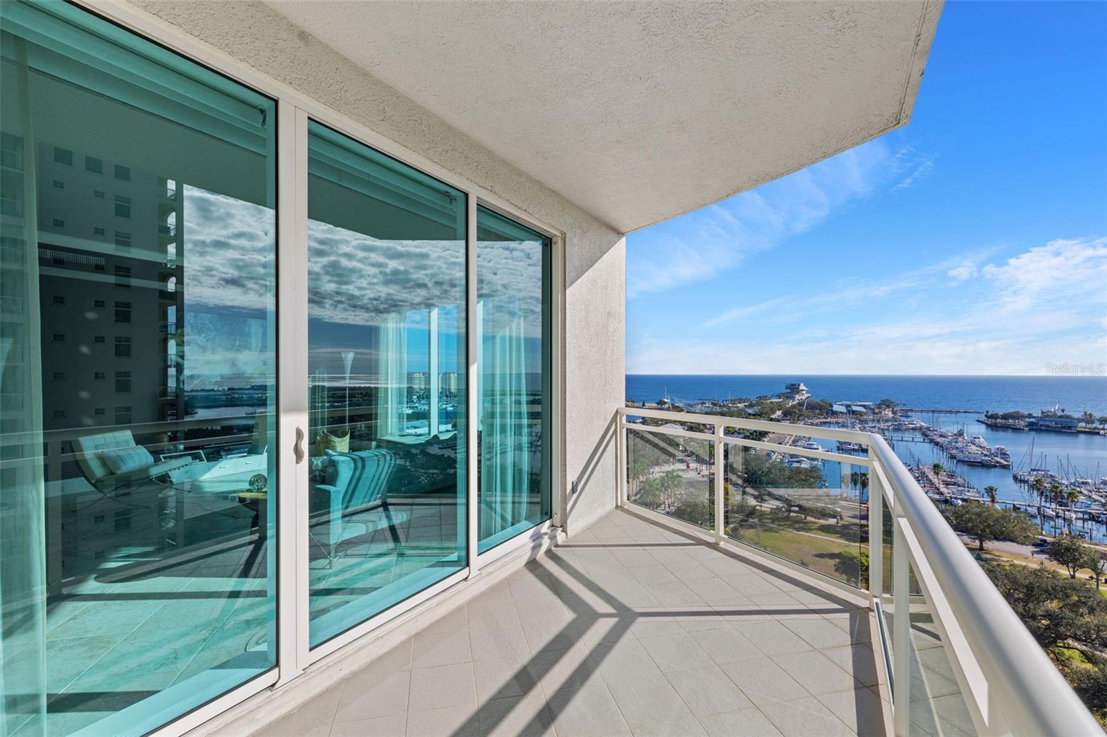 OVATION CONDO PH I - Residential