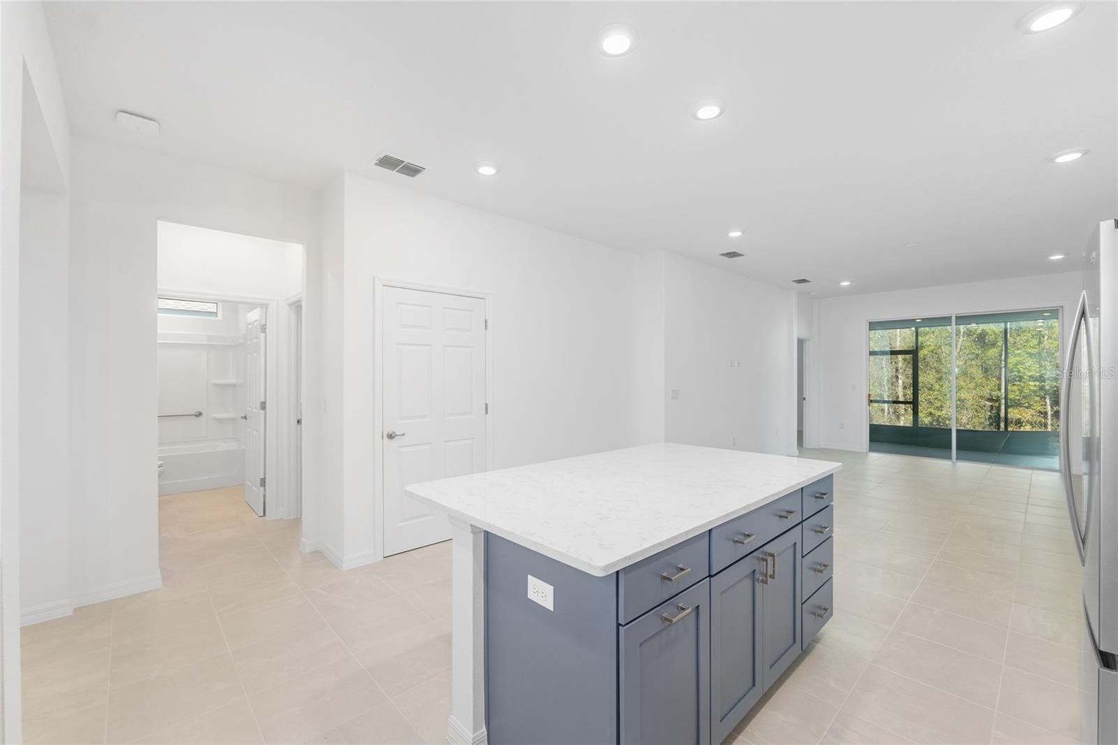 ON TOP OF THE WORLD - Residential