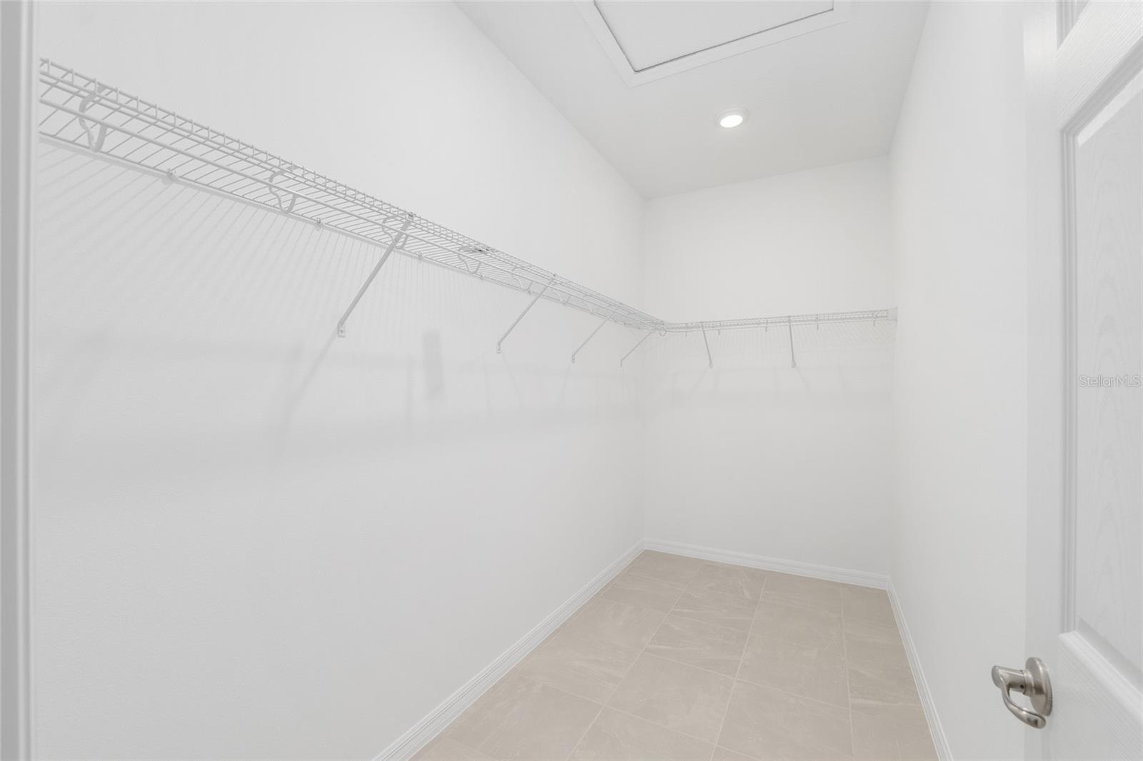 ON TOP OF THE WORLD - Residential