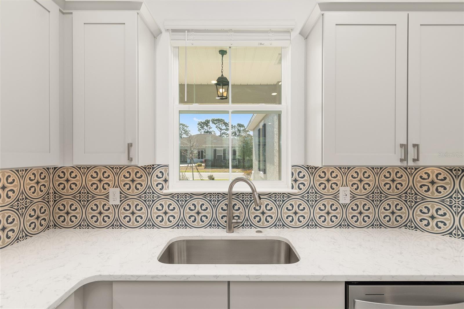 ON TOP OF THE WORLD - Residential