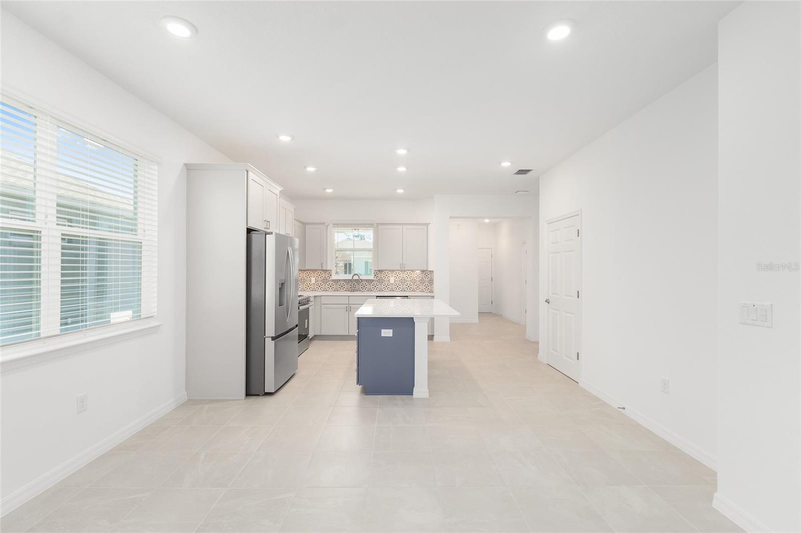 ON TOP OF THE WORLD - Residential