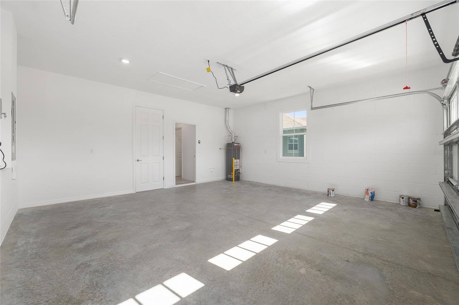 ON TOP OF THE WORLD - Residential