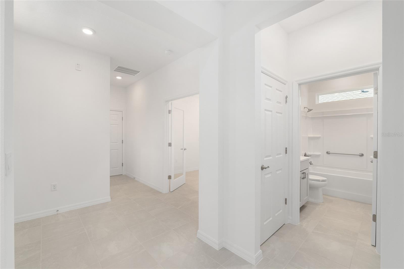 ON TOP OF THE WORLD - Residential