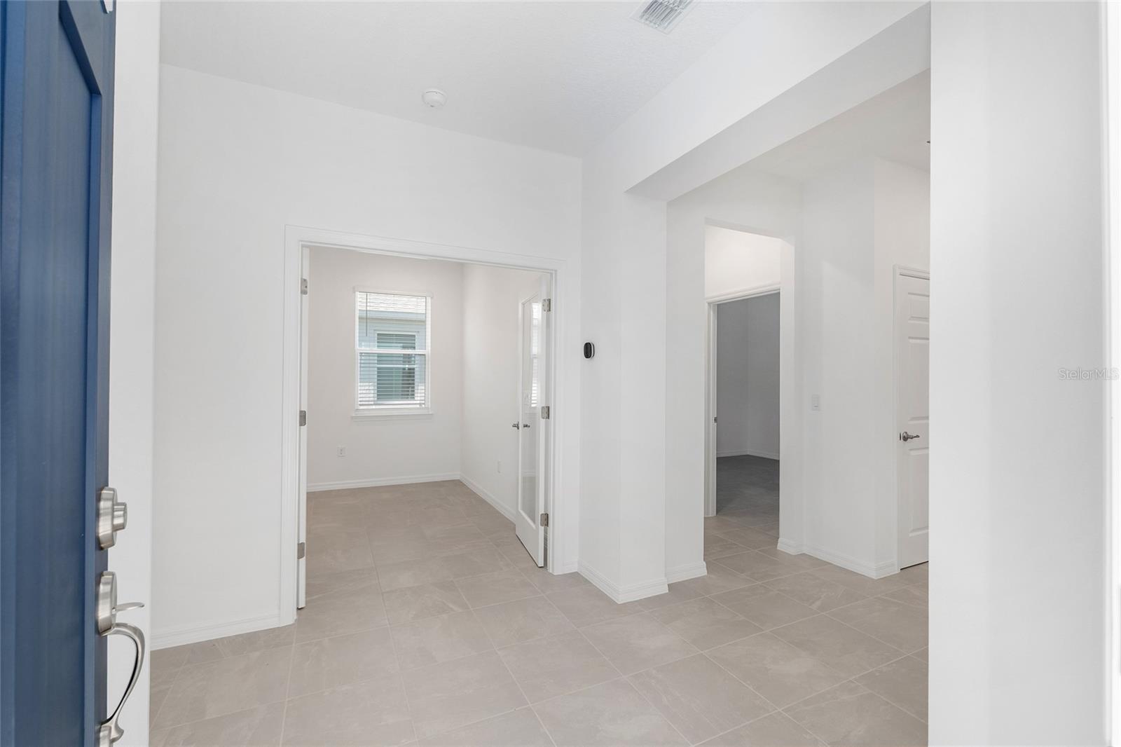 ON TOP OF THE WORLD - Residential