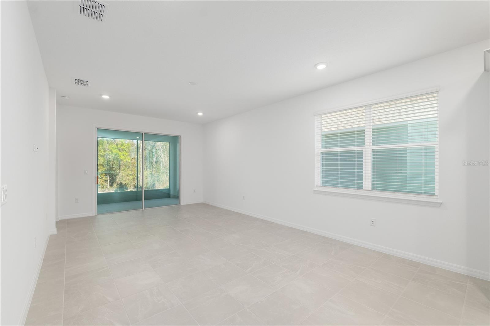 ON TOP OF THE WORLD - Residential