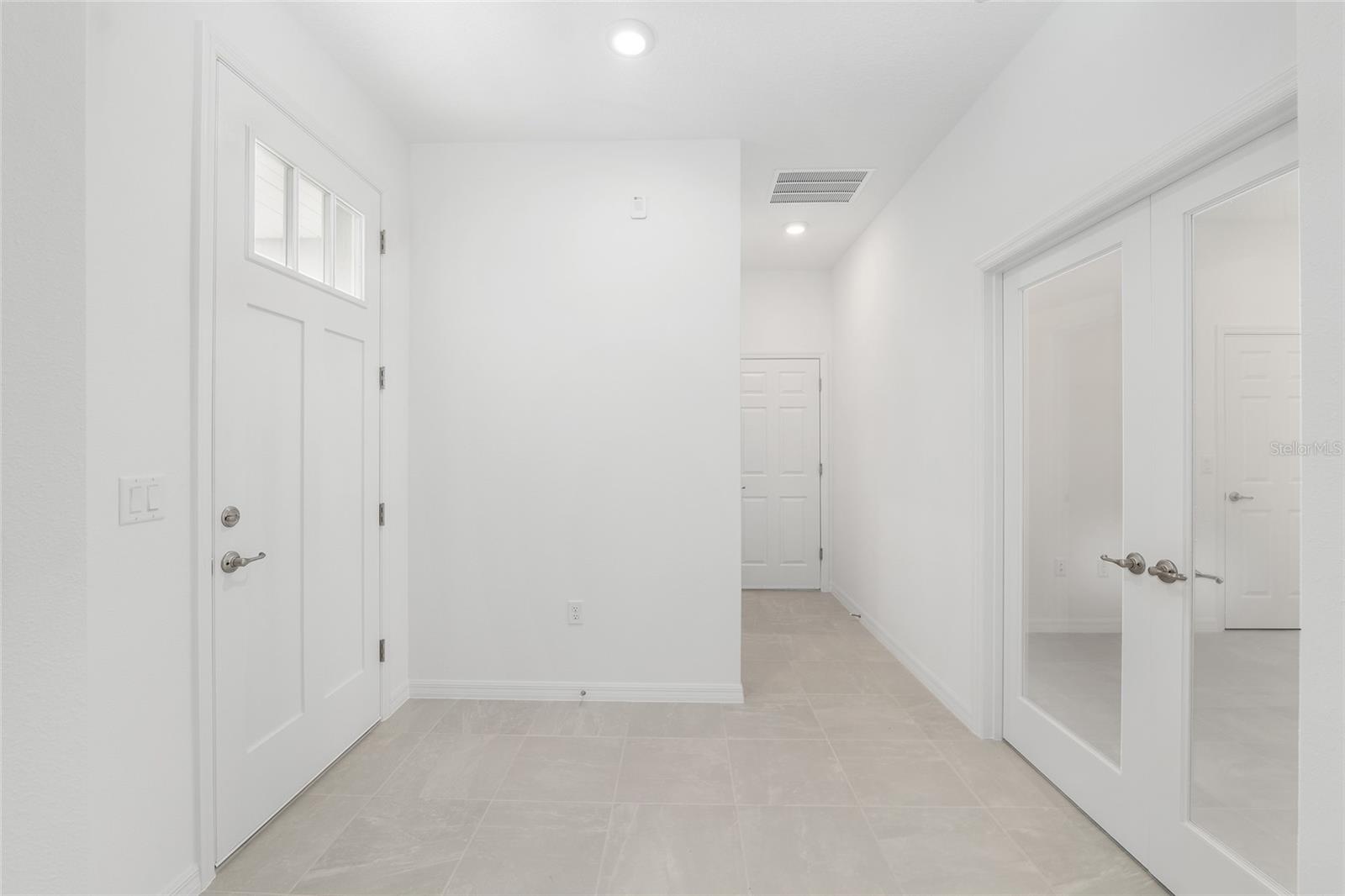 ON TOP OF THE WORLD - Residential