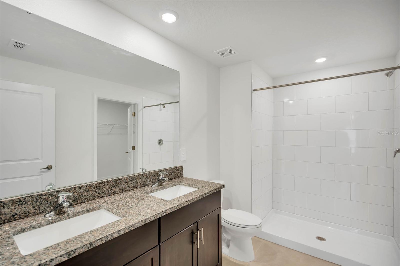 SADDLE CREEK - Residential Lease