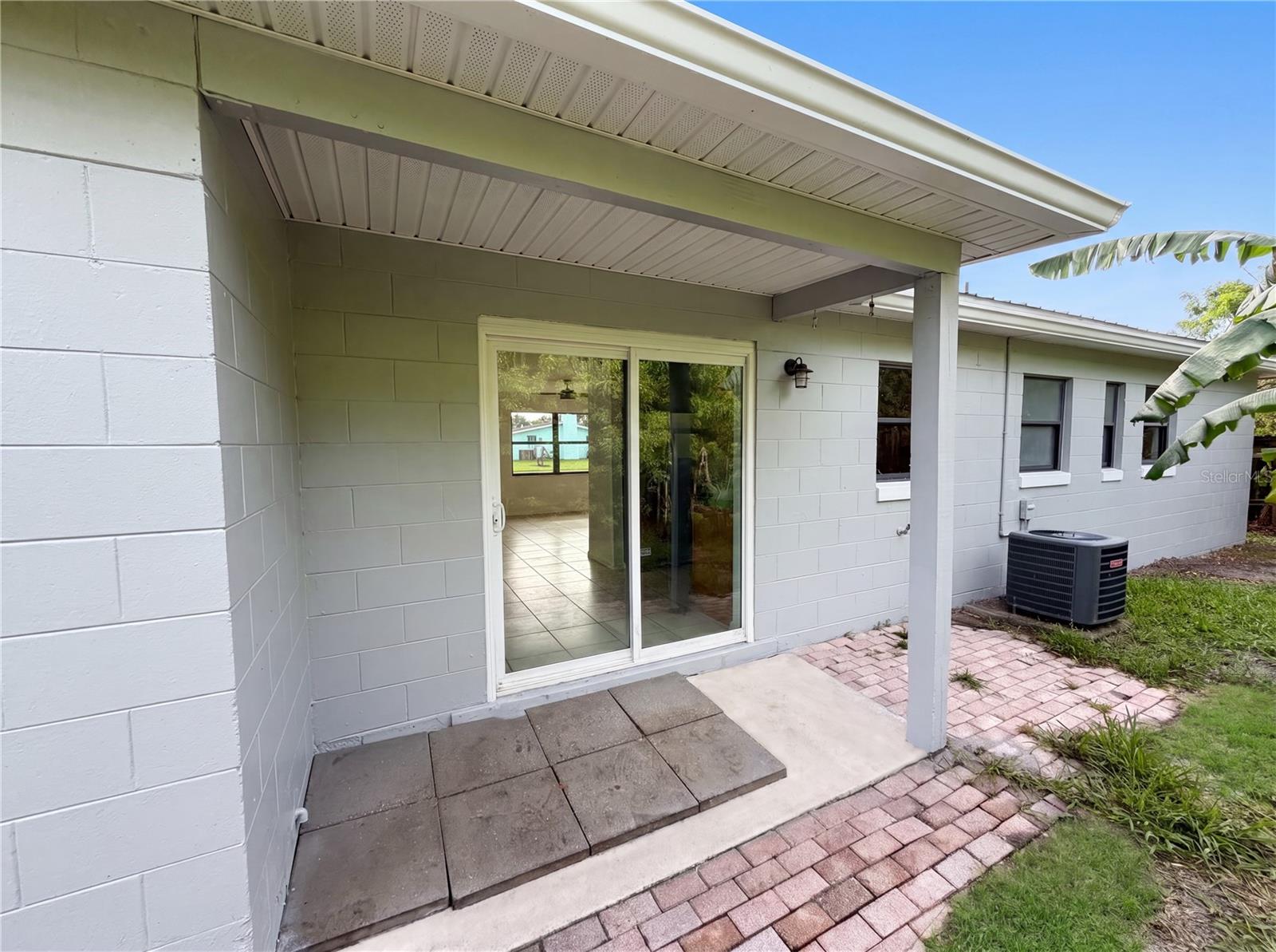 2535 STRATFORD DRIVE