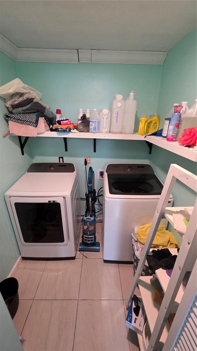 COUNTRY CLUB ESTATES RESUB PT - Residential