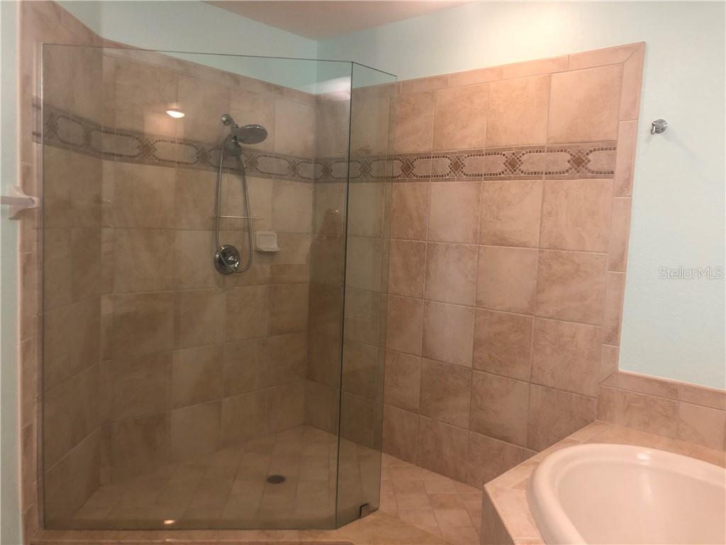 BOCA LAGO/VIVANTE 06 - Residential Lease
